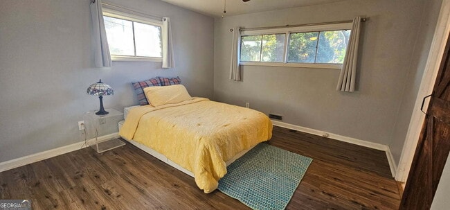 Building Photo - 1976 Columbia Dr