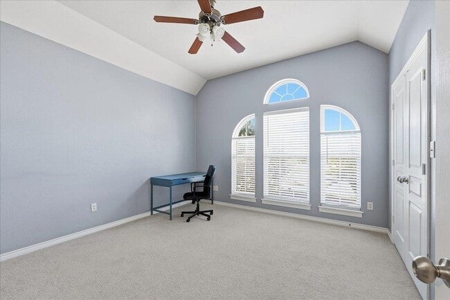 Building Photo - 2490 Amberwood Dr