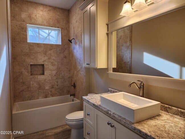 Building Photo - 3816 Mariner Dr