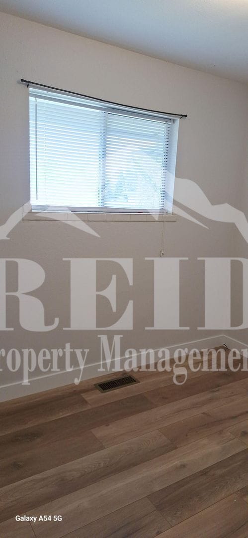 Building Photo - East Bremerton Rambler - 3 Bed 1 Bath with Garage and Carport Parking