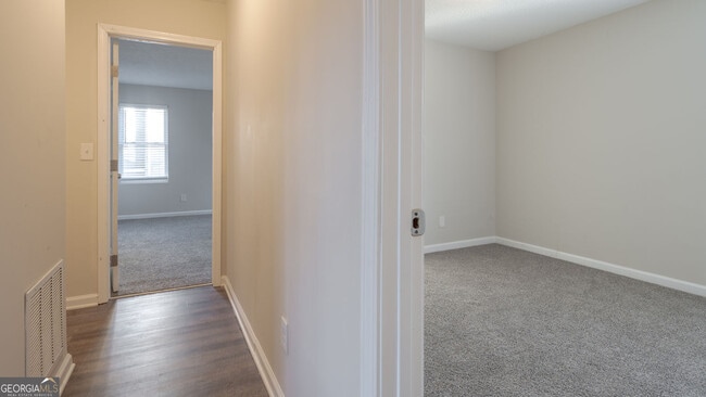 Building Photo - 6218 Creekford Ln