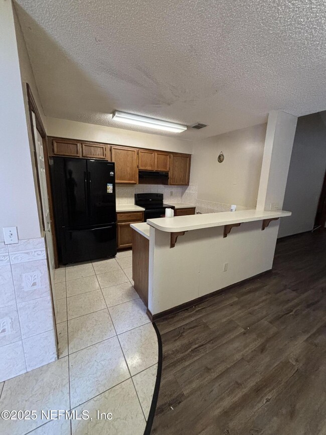 Building Photo - 5687 Bennington Dr