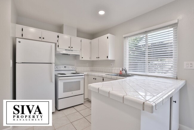 Building Photo - 202 Litchi Grove Ct