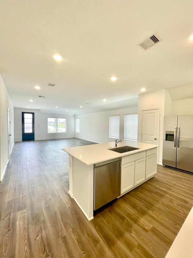 Building Photo - 2940 Tantara Dr