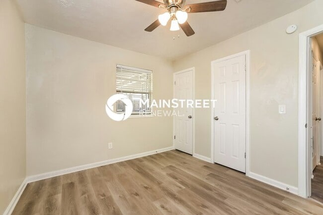 Building Photo - 3 Bedroom Pet-Friendly Home in Oklahoma City, OK with Main Street Renewal