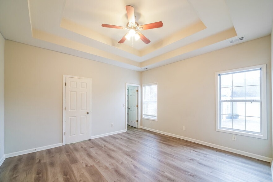 Building Photo - 2650 Neighborhood Walk