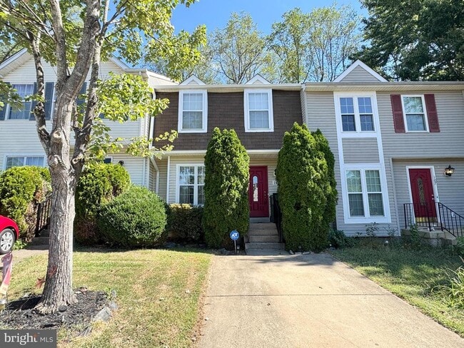 Building Photo - 105 Staunton Ct