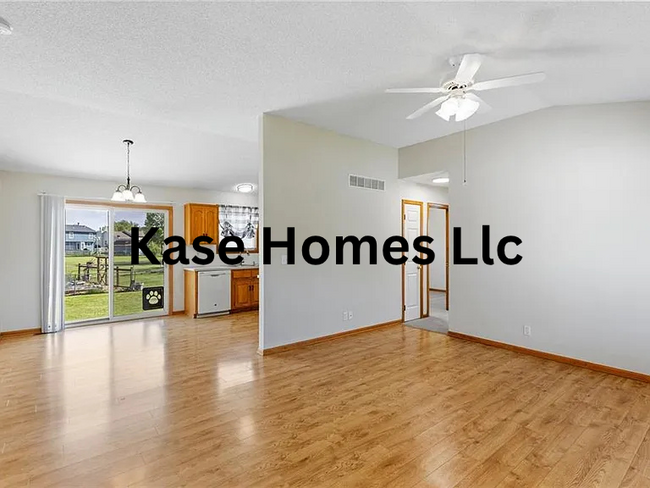 Building Photo - 439 W Meadowlark St
