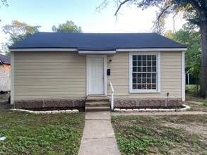 Building Photo - 346 E 73rd St