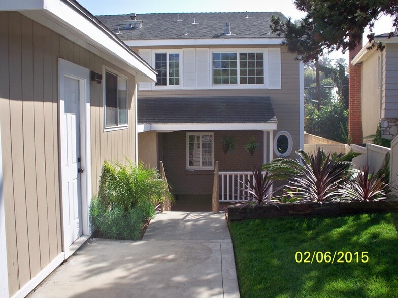 Building Photo - 7830 W 83rd St