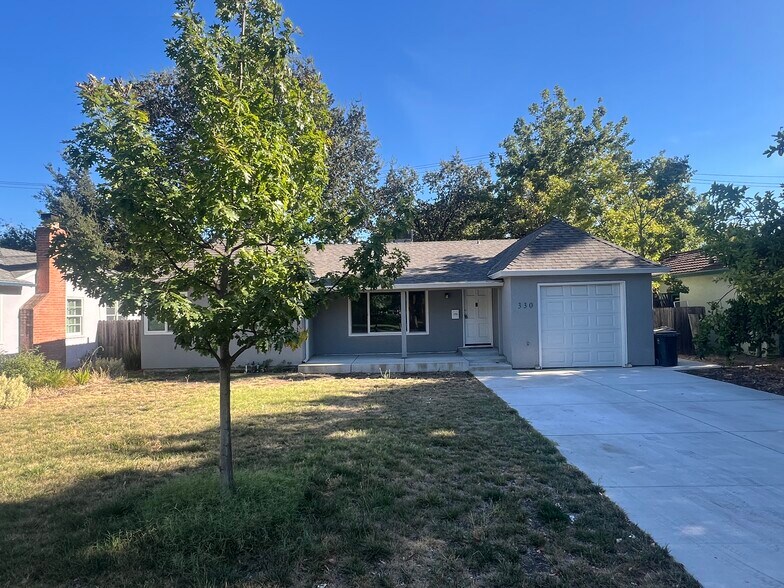 Front yard - 330 10th St