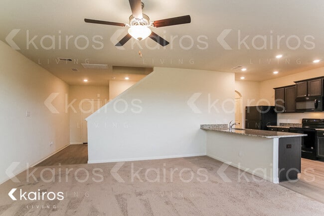 Building Photo - 5518 Sapphire Lagoon Rd