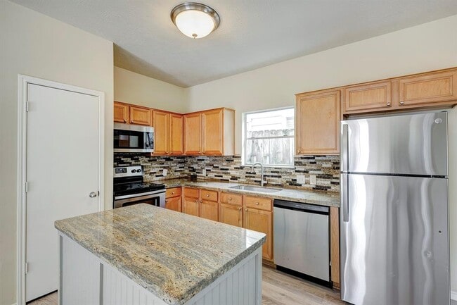 Building Photo - 2802 Austin St
