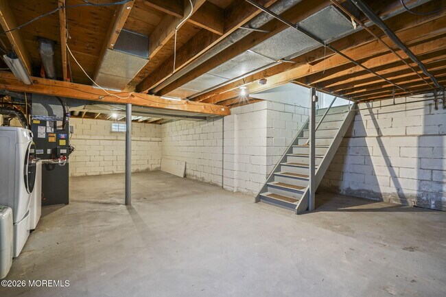 Building Photo - 6 Rockwell Cir