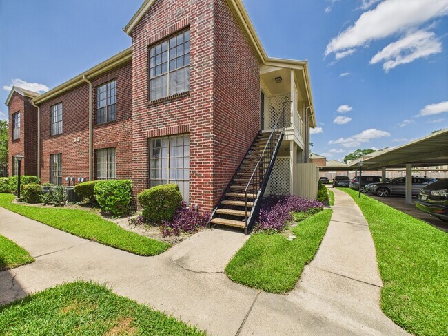 Building Photo - 8055 Cambridge St