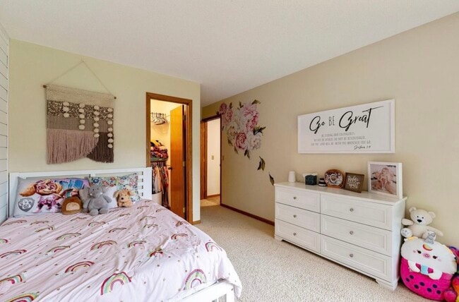 Building Photo - 1389 Camelback Dr