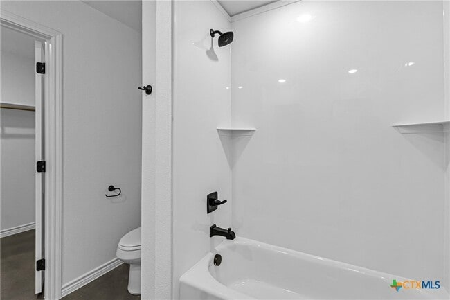 Building Photo - 905 Smoke Tree Ln