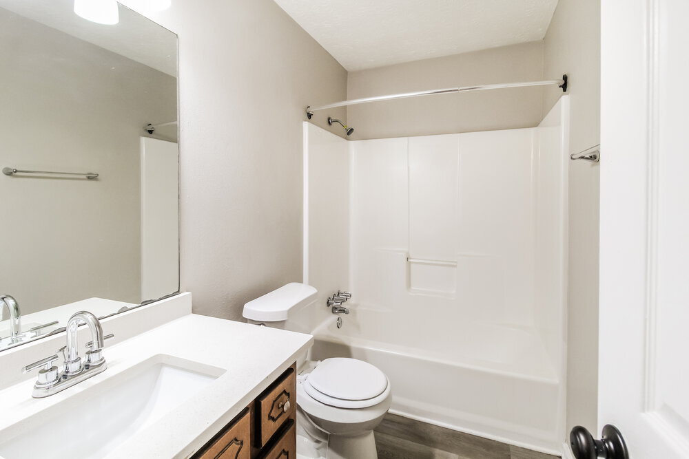 Building Photo - 121 River Trace Ct