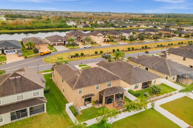 Building Photo - "Discover Spacious Elegance: 5-Bed, 3-Bath...
