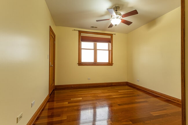 Building Photo - 301 S Leavitt St