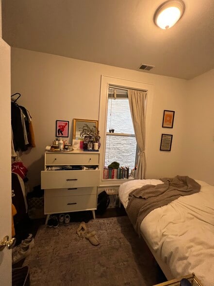 Building Photo - 2111 N Dayton St