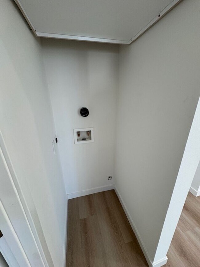 Building Photo - 6170 Briercrest Ave