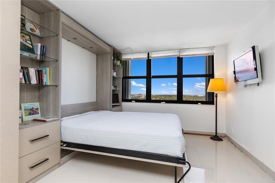 Building Photo - 2401 S Ocean Dr