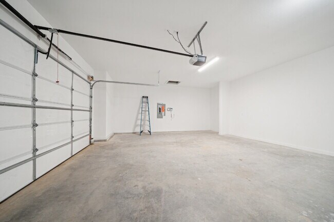 Building Photo - Modern 4/2.5 New Construction