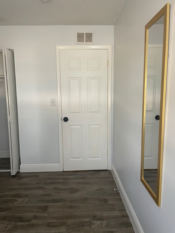 Building Photo - 3115 Marshall Dr