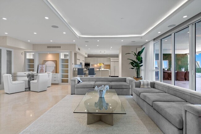 Building Photo - 101 S Fort Lauderdale Beach Blvd