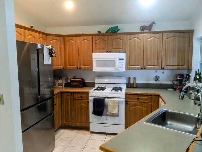 Building Photo - 819 Cindy Cir Ln