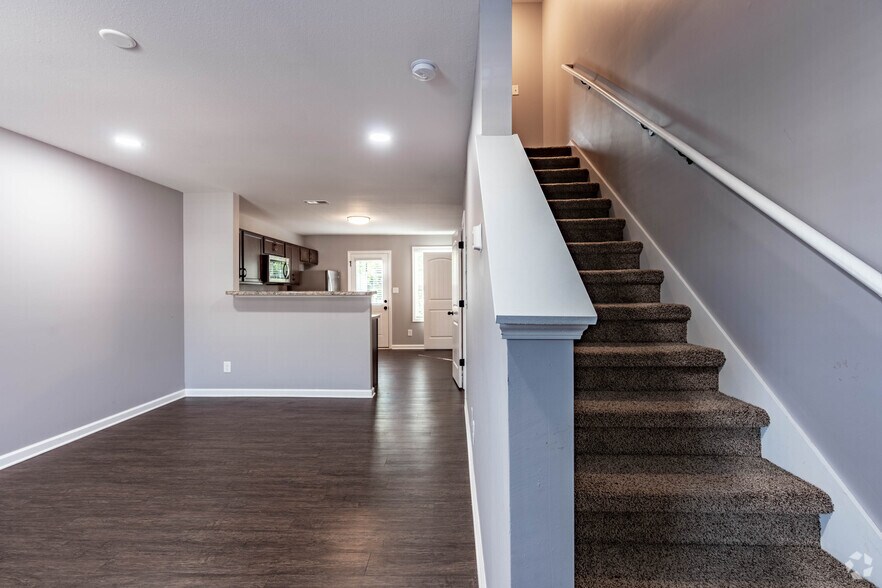 Fox Creek Apartments 542 Lafayette Rd Clarksville TN 37042