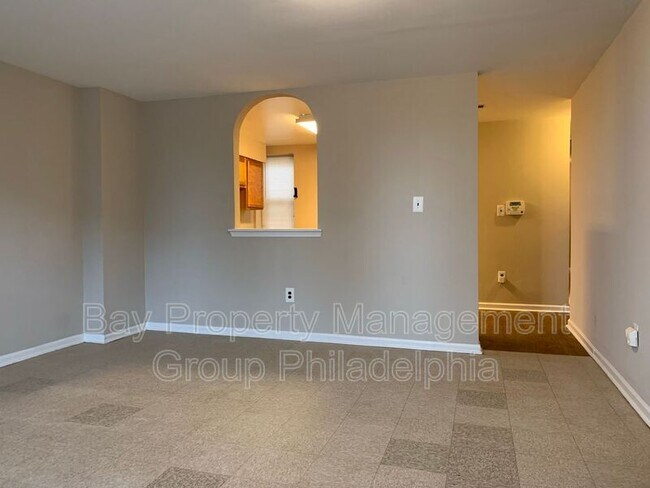 Building Photo - 3035 Frankford Ave