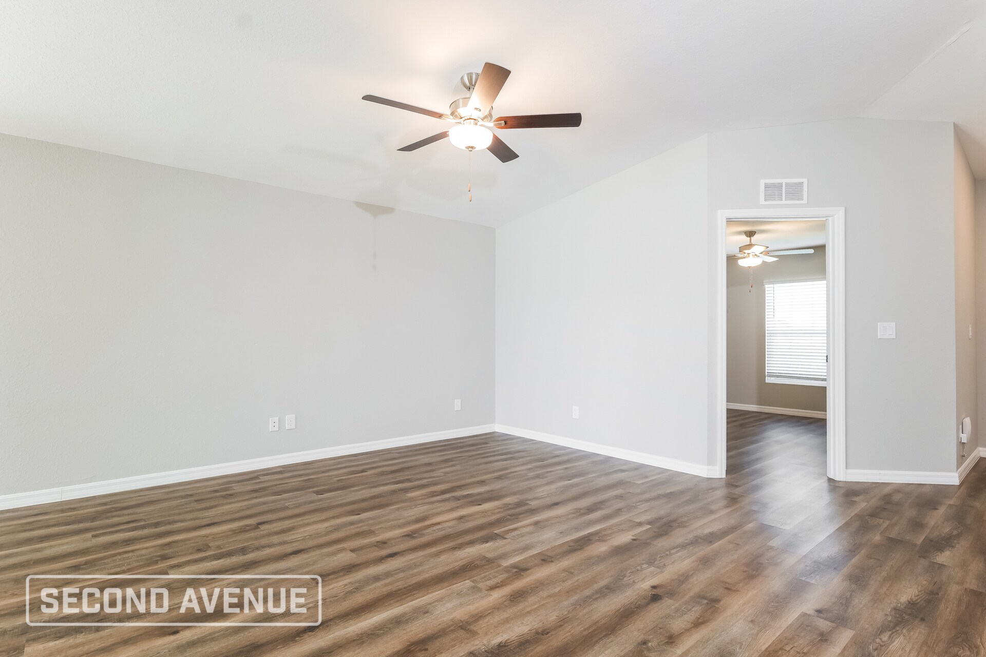 Building Photo - 1423 NE 16th Pl