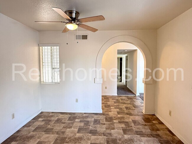 Building Photo - 1553 Palomar Dr
