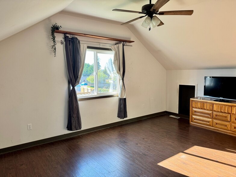 Building Photo - 3731 S Manitou Way