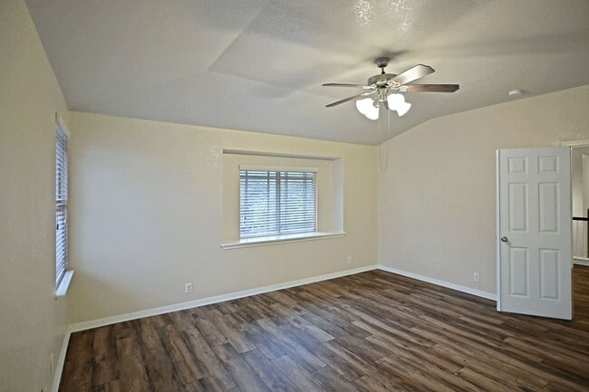 Building Photo - 934 Avery Pkwy