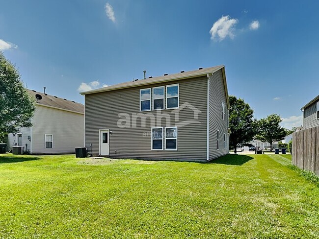 Building Photo - 489 Bourneside Dr