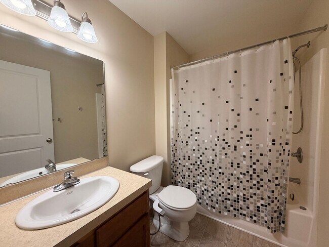 Building Photo - 3050 Ledgestone Pl NE