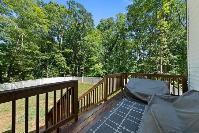 Building Photo - Charming Modern Farmhouse with 3 Bedrooms ...