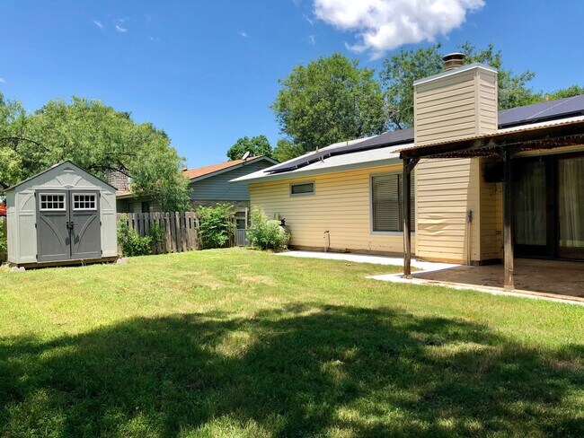 Building Photo - 6726 Country Field Dr