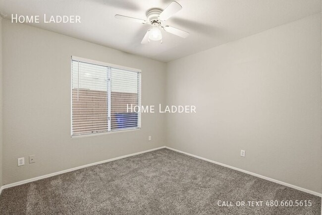 Building Photo - 599 W Country Estates Ave