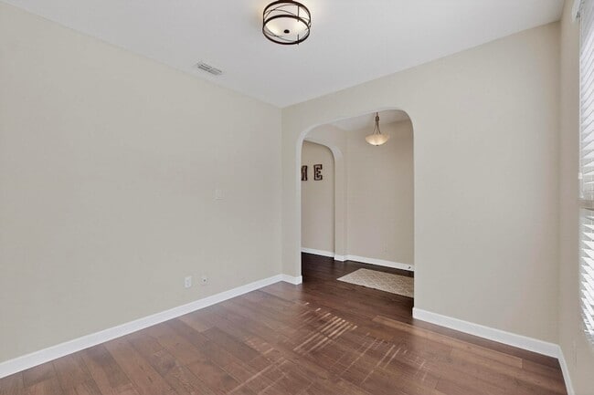 Building Photo - 1801 Velarde Rd