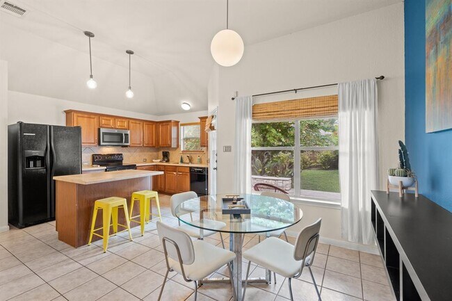 Building Photo - 1900 Melissa Oaks Ln