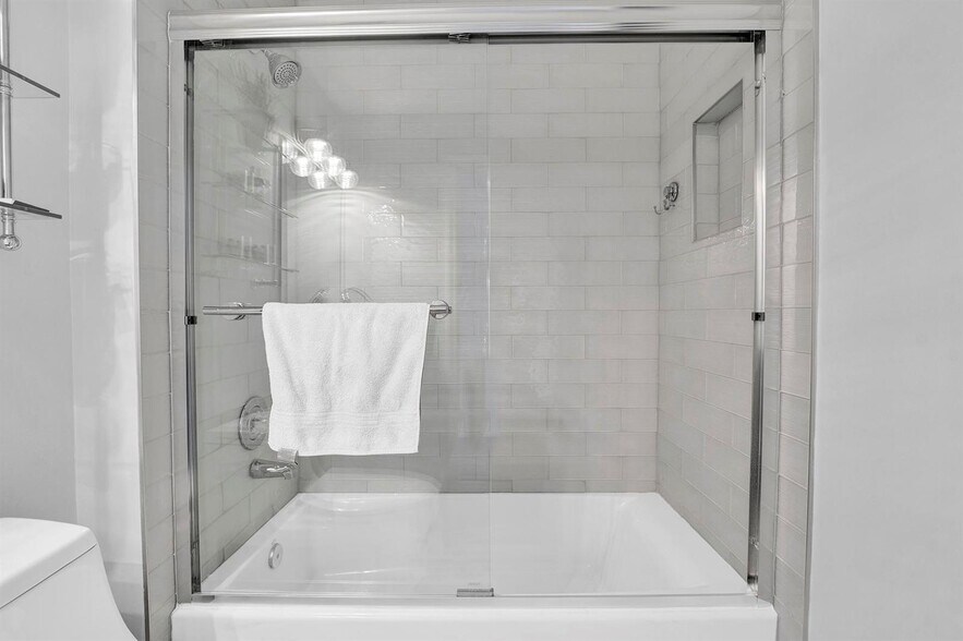 Building Photo - 1546 Yellowheart Way