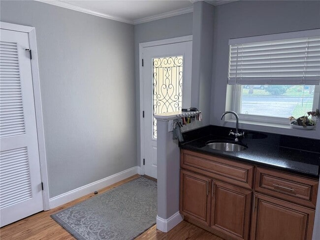 Building Photo - 731 Northwood Cir