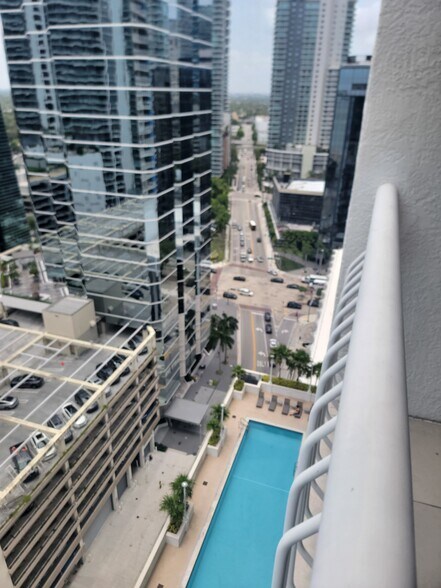 Building Photo - 1200 Brickell Bay Dr