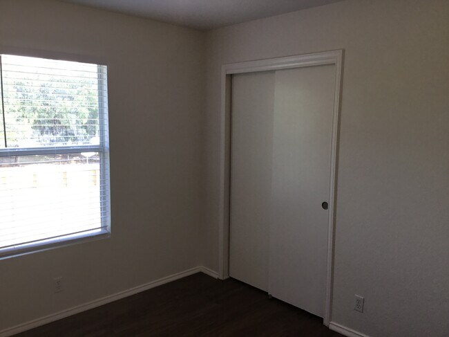 Building Photo - 3500 Banda Ln