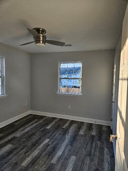 Building Photo - 8311 Oleander St