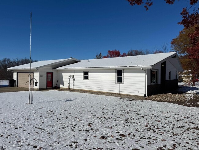 Building Photo - 10521 Bethel Rd